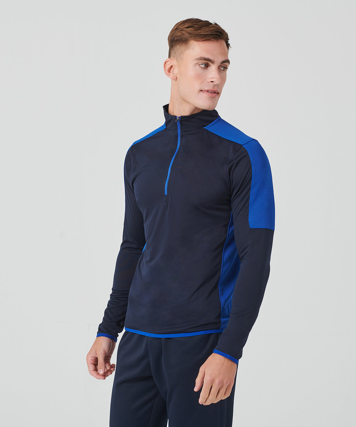 ¼ zip mid-layer with contrast panelling