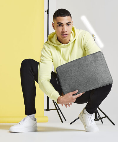 Essential 15" laptop case