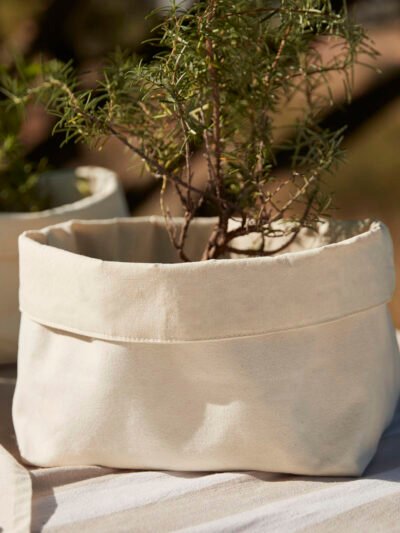 Reversible canvas organiser